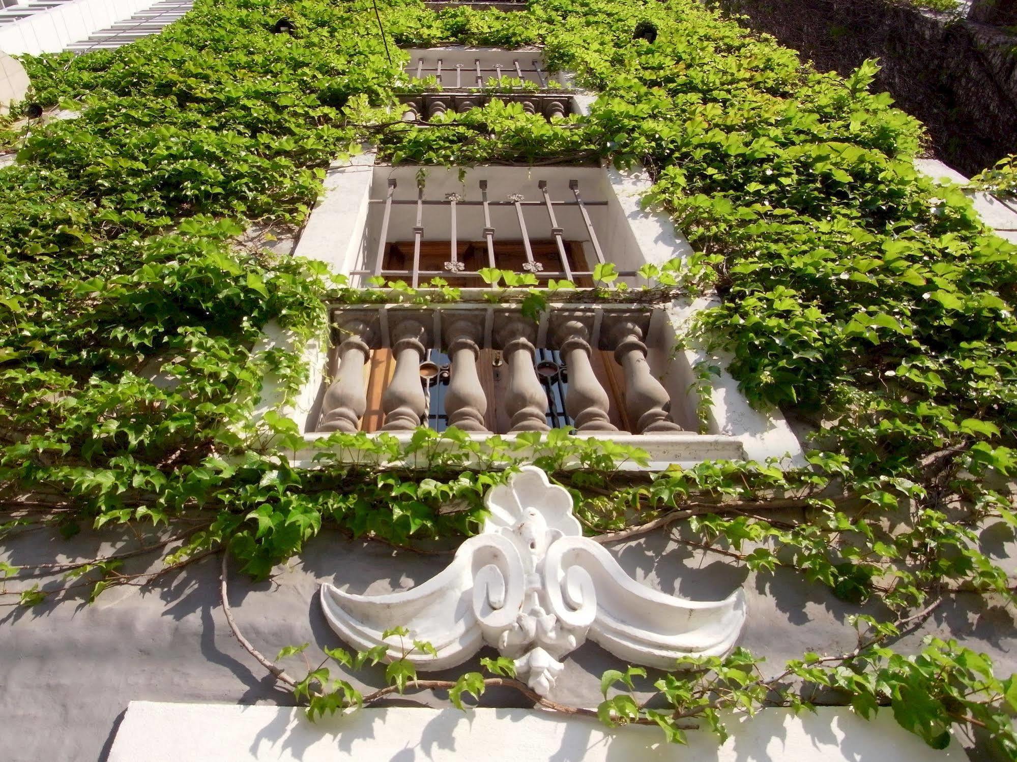 Le Petit Palais Bed & Breakfast Buenos Aires Exterior photo